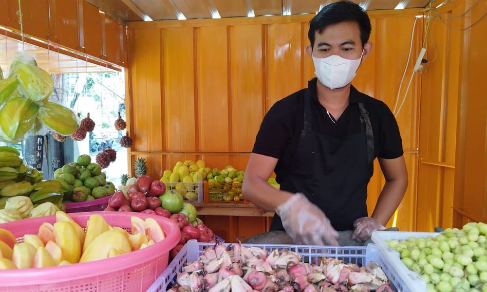 Kisah Sukses Pembisnis Rujak: Dari Penjual Kecil ke Pengusaha Sukses